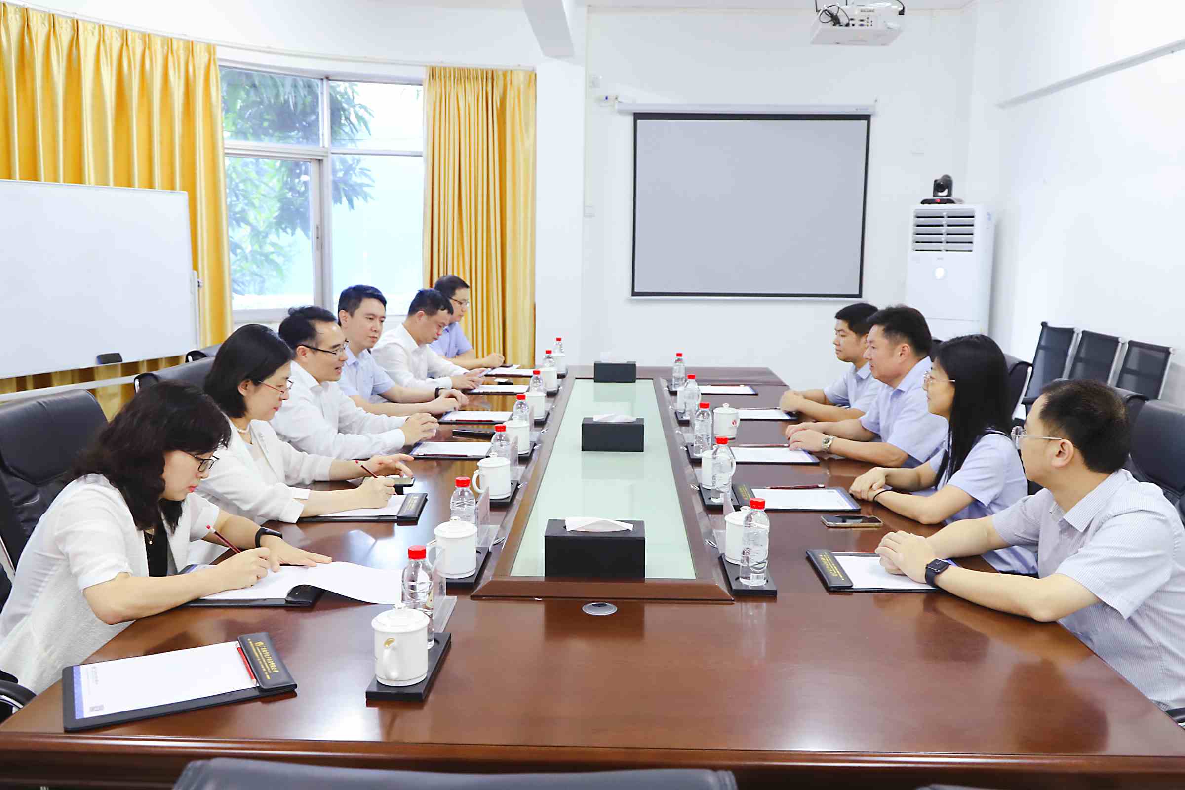 廣東盈華高端銅箔、高性能覆銅板新項目每周動態(tài)?。ㄈ冢? /></a>
        
        <div   id=